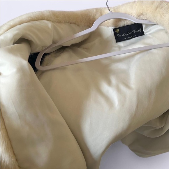 🌟FOX FUR VEST!🌟 - Picture 5 of 6